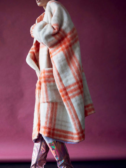 SQUARE CAPE Neon square