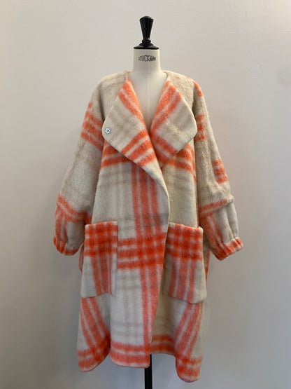 SQUARE CAPE Neon square