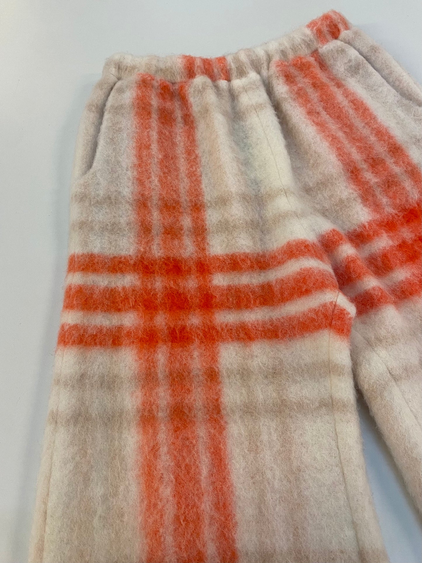 BELL PANTS Neon square